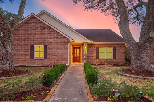 1614 Crestmont St, Wharton, TX, 77488-3433 | Card Image