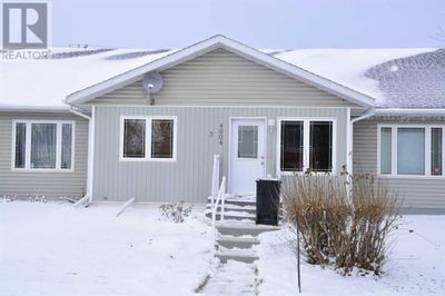 4904 54 Ave, Townhouse with 2 bedrooms, 2 bathrooms and 2 parking in Grimshaw AB | Image 1