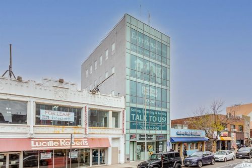 ste-3rd-3256 Steinway St, Astoria, NY, 11103-3567 | Card Image