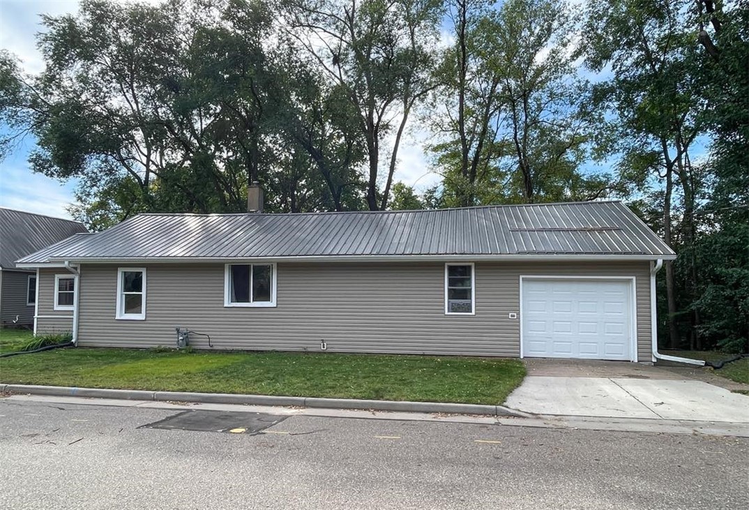 Cedar St, Eau Claire, WI 54703