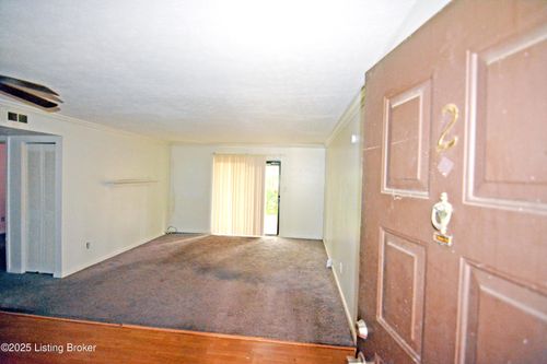 apt-2-6518 Six Mile Ln, Louisville, KY, 40218-2382 | Card Image