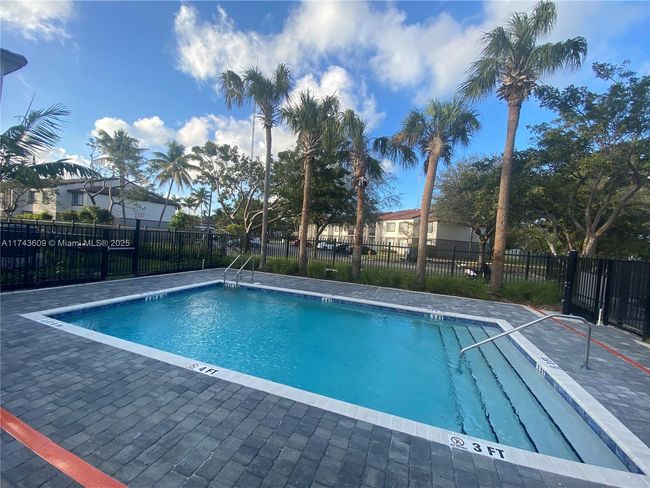 5195 Sw 37 Th St, Townhouse with 3 bedrooms, 3 bathrooms and null parking in West Park FL | Image 38