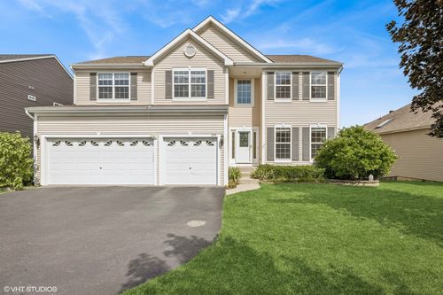 299 Cross Creek Ln, Lindenhurst, IL, 60046-7922 | Card Image