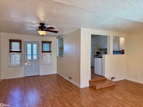 1109 Ridgeway Dr, Audubon, IA, 50025-1444 | Card Image