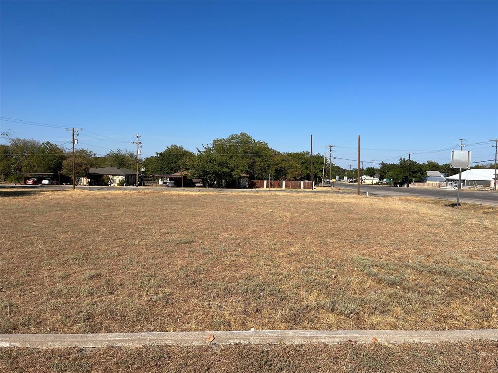 1610 W Pearl Street, For Sale in Granbury Zoocasa