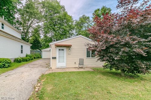 966 Windermere Drive, Willoughby, OH, 44094 | Card Image