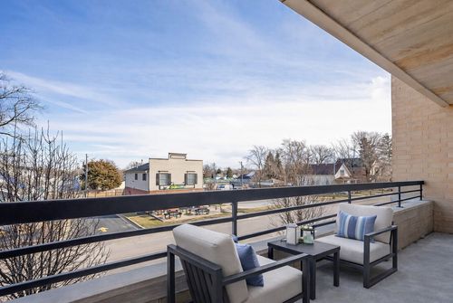 unit-2se-17212 Oak Park Ave, Tinley Park, IL, 60477-3664 | Card Image