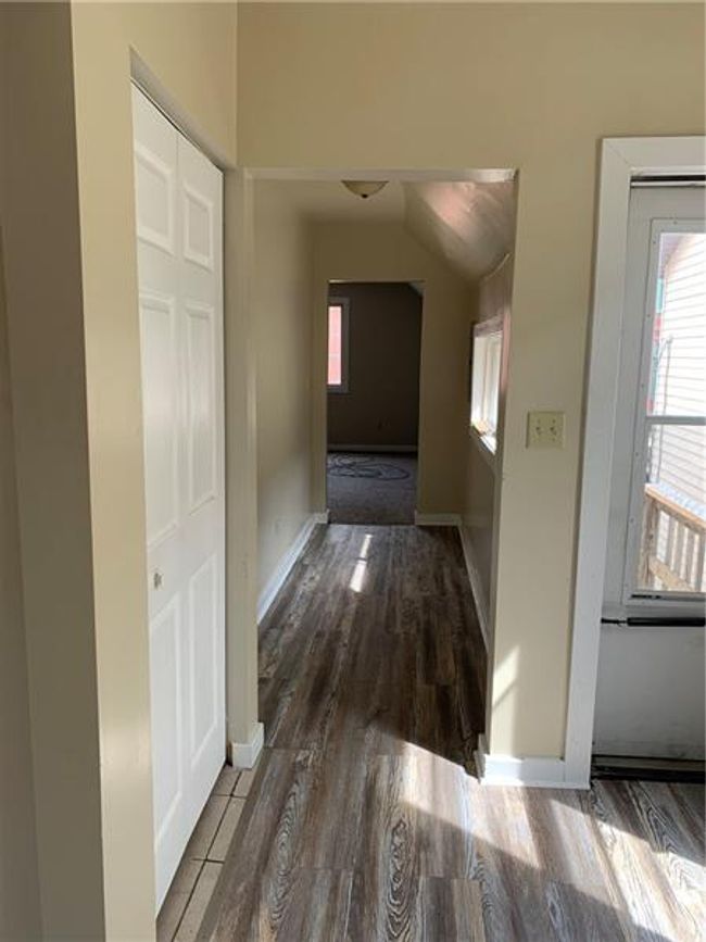 207 Railroad, Sold in Carnegie Zoocasa