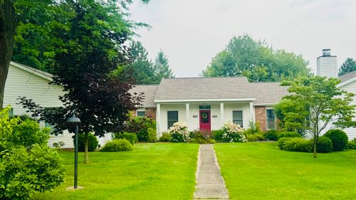 136 Mathison Rd, Traverse City, MI, 49686-1862 | Card Image