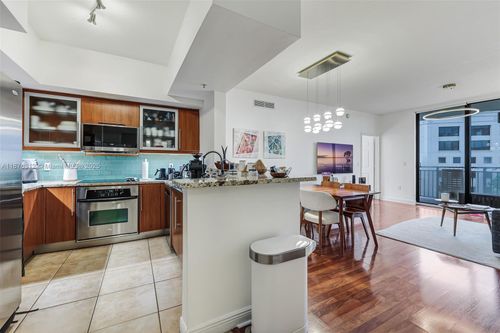 apt-1117-888 S Douglas Rd, Coral Gables, FL, 33134-7568 | Card Image