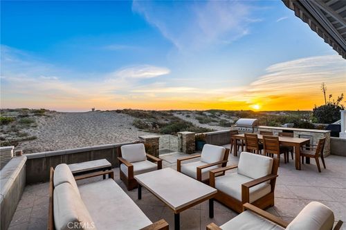 7304 W Oceanfront, Newport Beach, CA, 92663 | Card Image