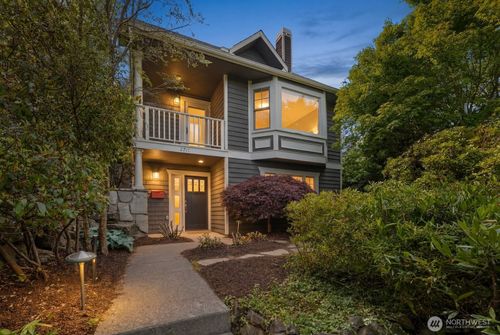 2711 4th Ave W, Seattle, WA, 98119-2336 | Card Image