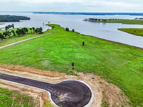 204 Lakeshore Lane, Windom, TX, 75492 | Card Image