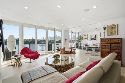 403-1000 Venetian Way, Miami Beach, FL, 33139-1032 | Card Image