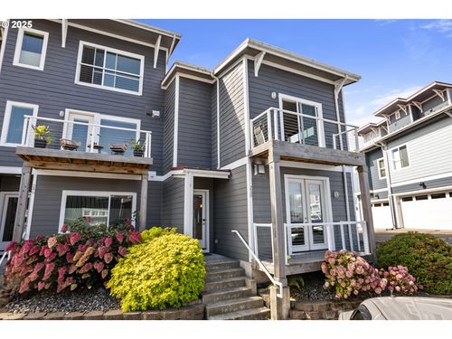 230 Maritime Ln, Astoria, OR, 97103-1018 | Card Image
