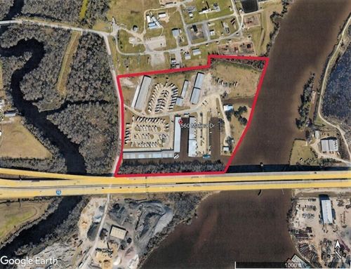 560 Marina St, Beaumont, TX, 77703-5671 | Card Image