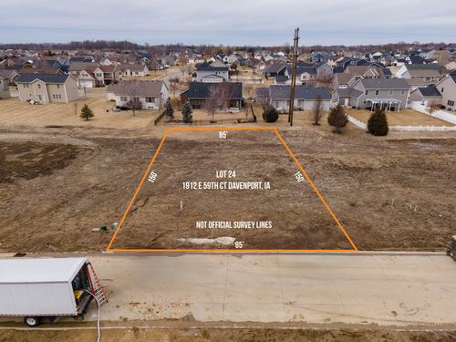 1912 E 59th Ct, Davenport, IA, 52807-2920 | Card Image