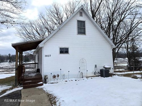 3837 Pine Rd, Beaverton, MI, 48612-8863 | Card Image