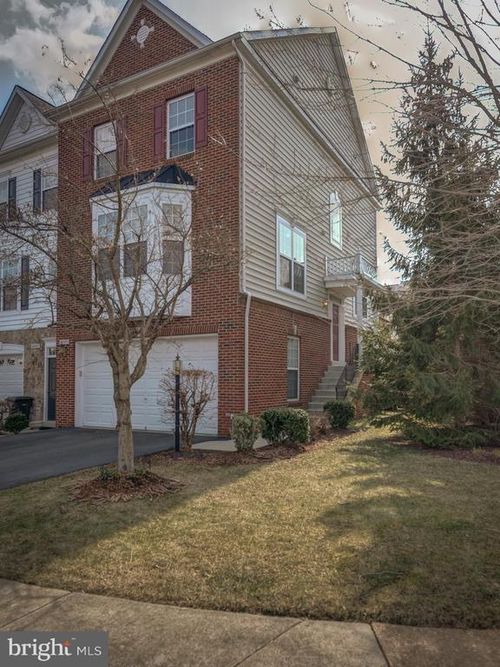 42451 Magellan Sq, BRAMBLETON, VA, 20148-5608 | Card Image