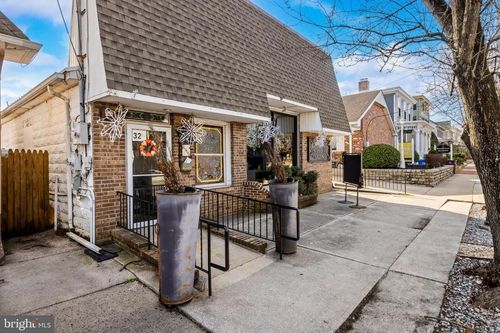 32 West Ave, Woodstown, NJ, 08098-1107 | Card Image