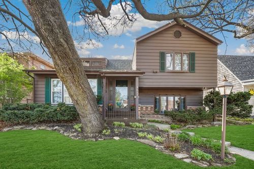 9617 E Shore Dr, Oak Lawn, IL, 60453-2940 | Card Image