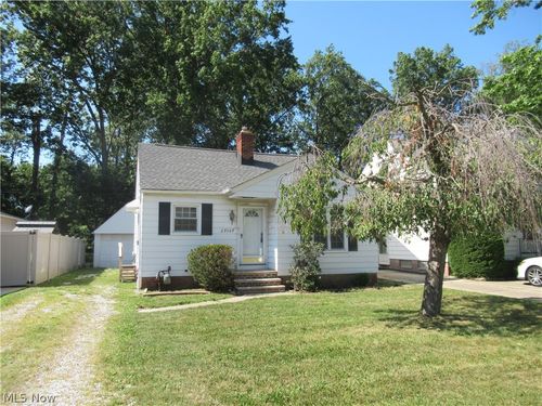 29107 Fuller Ave, Wickliffe, OH, 44092-2326 | Card Image