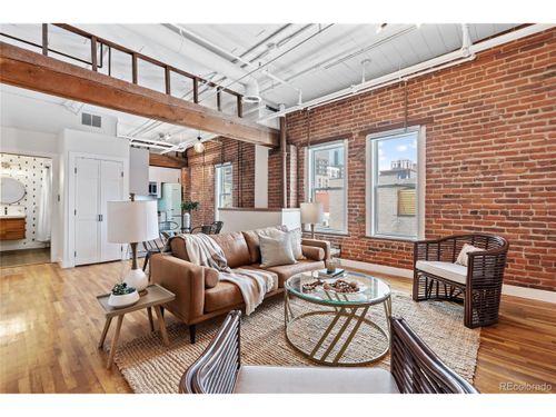 apt-302-1940 Blake St, Denver, CO, 80202-1297 | Card Image