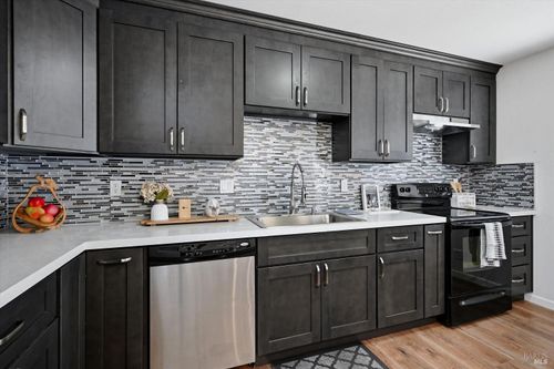 14935 Highlands Way, Clearlake, CA, 95422-8824 | Card Image