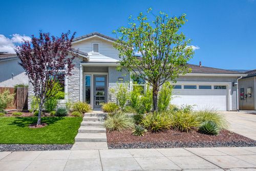 819 Pinnacle Dr W, Madera, CA, 93636-8976 | Card Image