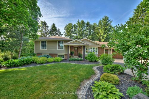 506 Memorial Dr, Fenwick, ON, L0S1C0 | Card Image