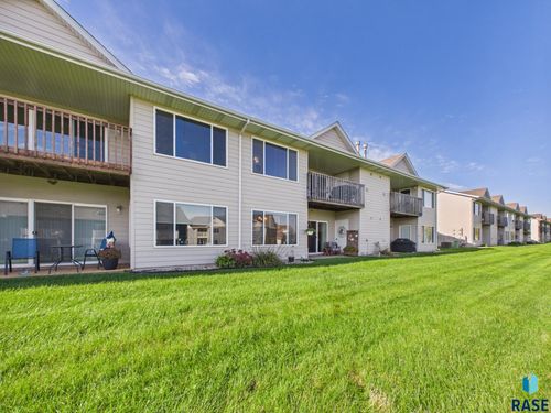 27-7109 W 56th St Street, Sioux Falls, SD, 57106 | Card Image