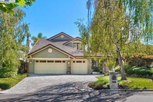 560 Buttonwood Dr, Danville, CA, 94506-2160 | Card Image