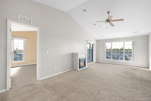 1845 Flagstone Cir, Rochester, MI, 48307-6095 | Card Image