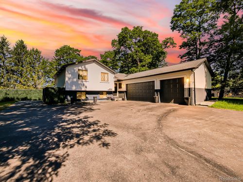 29721 Farmington Rd, Farmington Hills, MI, 48334-1924 | Card Image