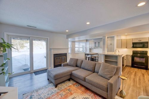 26-26 Drake Cir, Walpole, MA, 02081-4313 | Card Image