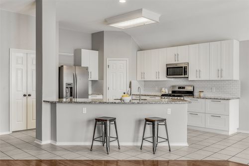 4319 S Summercrest Loop, Round Rock, TX, 78681-1095 | Card Image