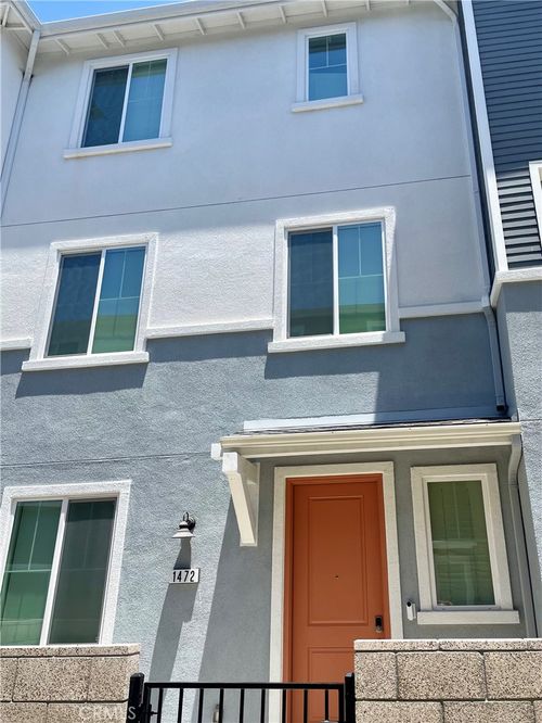 1472 W Sunrise Ln, San Pedro, CA, 90732-6103 | Card Image