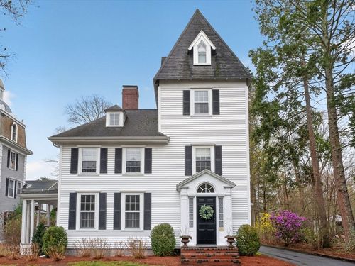 642 Worcester St, Wellesley, MA, 02482-2825 | Card Image