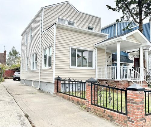 137 231st St, Laurelton, NY, 11413-2832 | Card Image