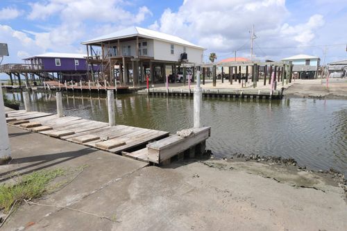 122 Touro Ln, Grand Isle, LA, 70358-9743 | Card Image