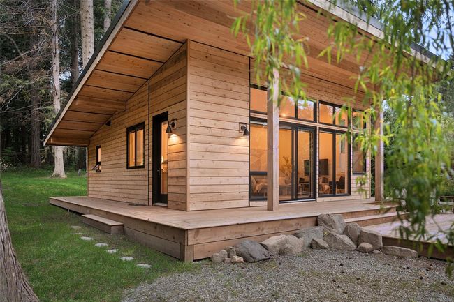 585 Wildwood Cres, House other with 1 bedrooms, 1 bathrooms and 3 parking in Gabriola Island BC | Image 9