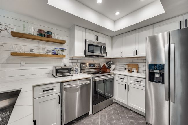 APT-111 - 18040 Midway Rd, Condo with 2 bedrooms, 2 bathrooms and null parking in Dallas TX | Image 9