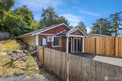 6618 43rd Ave S, Seattle, WA, 98118-3304 | Card Image