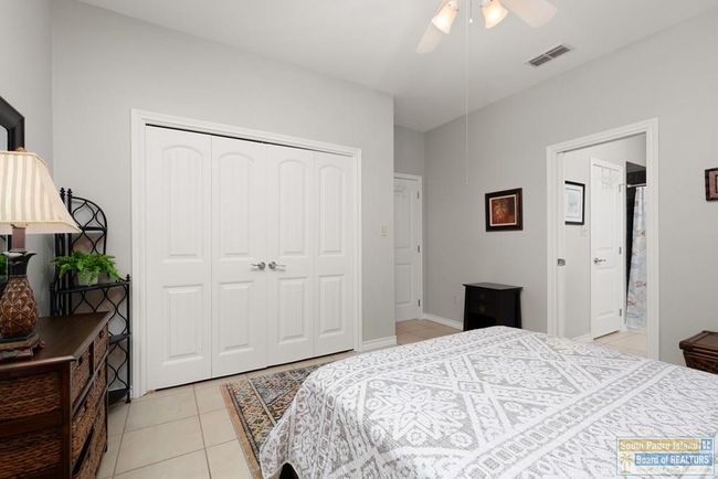 1404 - 301 E Houston St, Condo with 3 bedrooms, 2 bathrooms and null parking in Port Isabel TX | Image 14