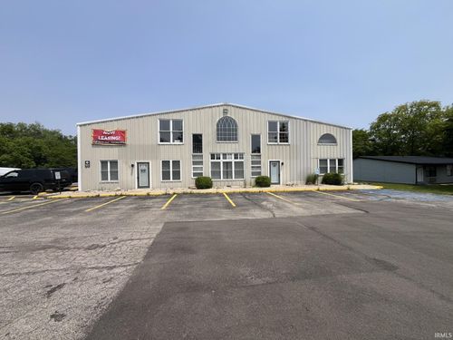 1936 Indianapolis Rd, Crawfordsville, IN, 47933-3135 | Card Image