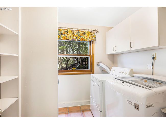 764 10 Th St, House other with 3 bedrooms, 3 bathrooms and 2 parking in Lake Oswego OR | Image 32