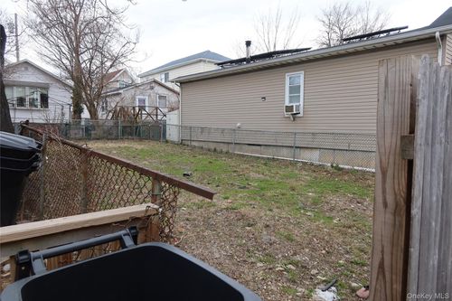 22B Edgewater Park, Bronx, NY, 10465-3503 | Card Image