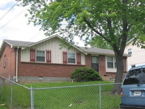 2136 W Richmond Hill Dr, Nashville, TN, 37207-2717 | Card Image