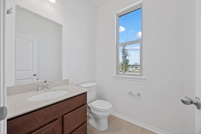 Downstairs half bathroom | Image 4