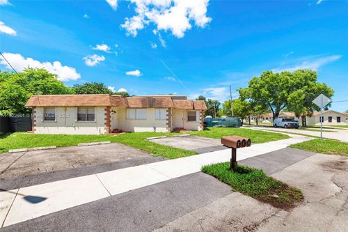 201 Columbus Pkwy, Hollywood, FL, 33021-6306 | Card Image